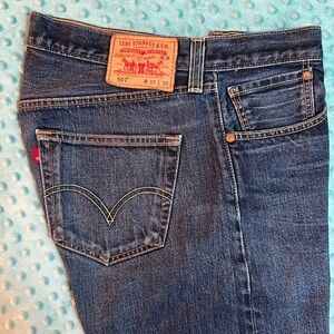 Levi’s. Size W33 L32. 501. Blank Red Tab.